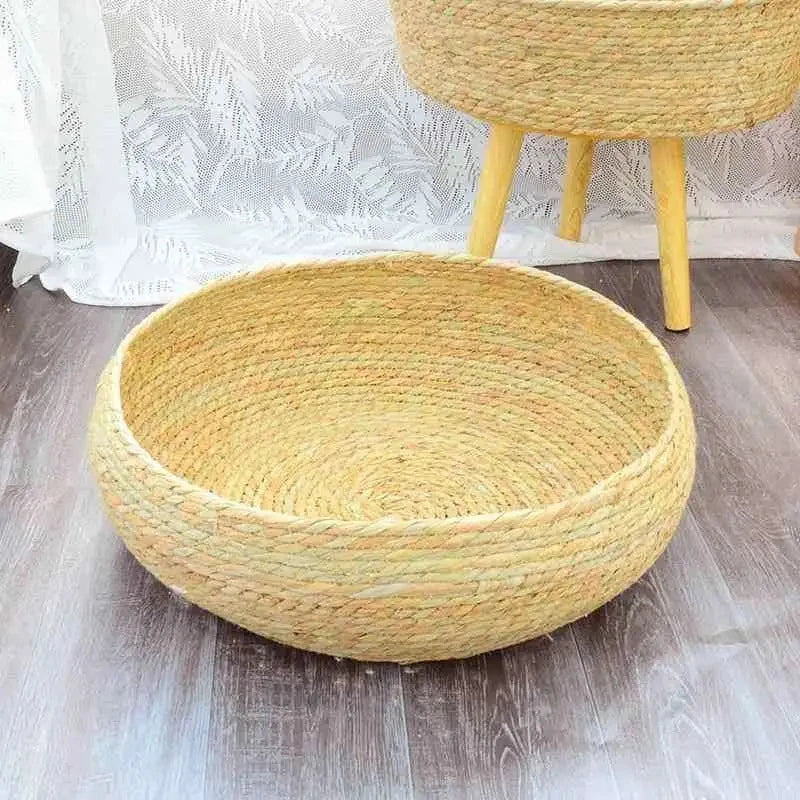 Raised edges provide security and head support