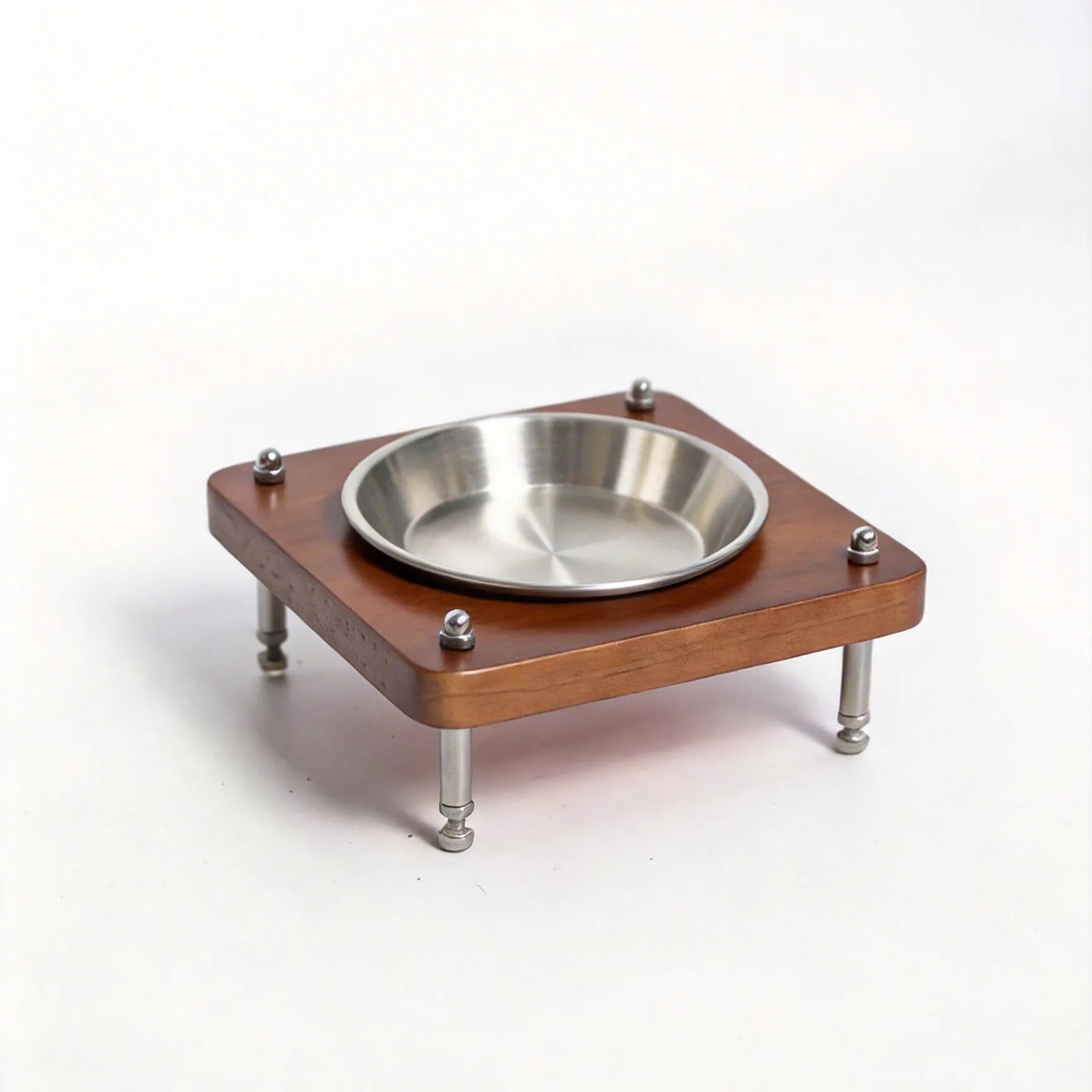 A high-quality pet feeding stand made of New Zealand pine, complete with ceramic food bowls